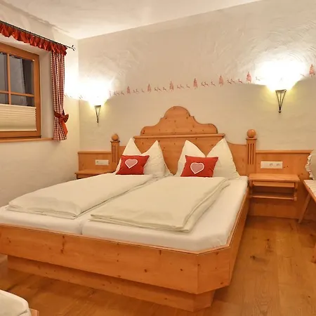 Berghof シャレー フラッハウ