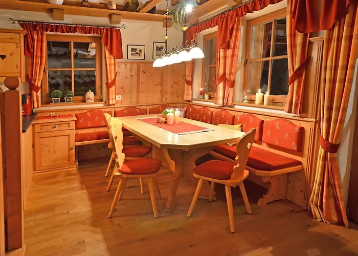 シャレー Berghof フラッハウ